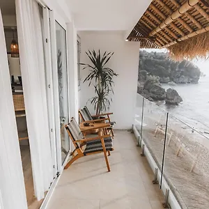 https://legends-beachfront-resort.ubudhotelsnow.com