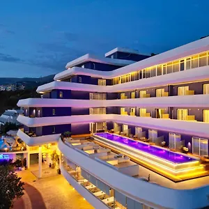 Regina Blu Hotel Radhimë
