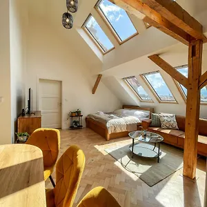 Stupartska - Attic Old Town Hotel apartamentowy Praga